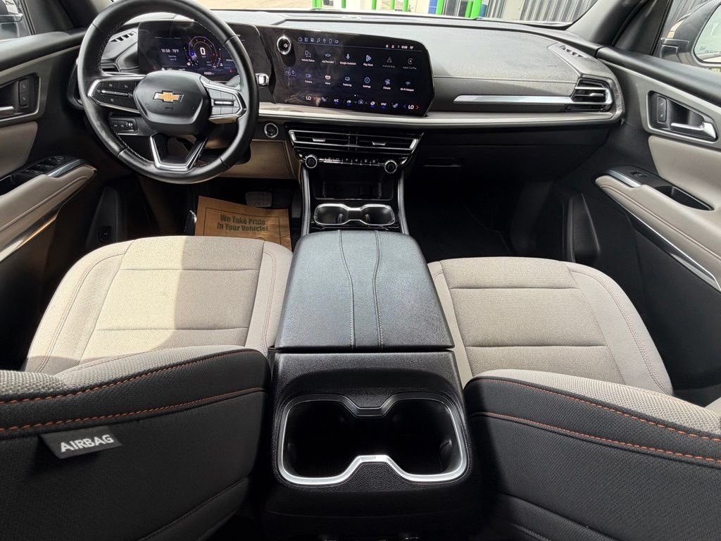 Used 2025 Chevrolet Traverse LT AWD/4WD image 12