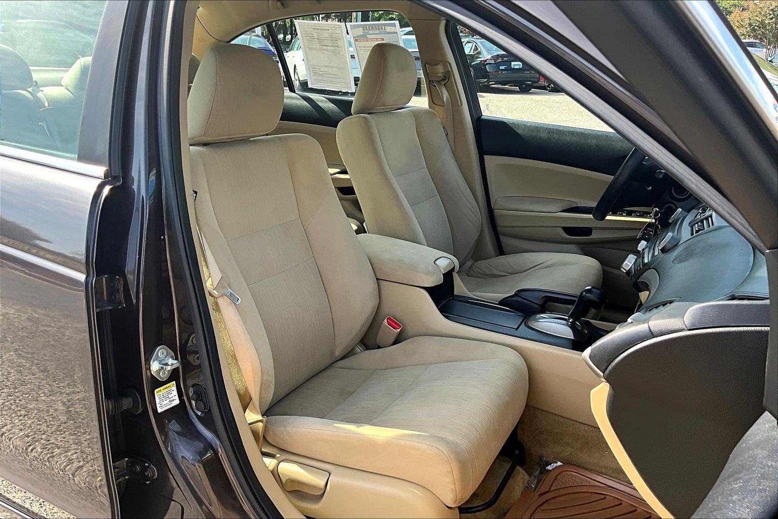 Used 2011 Honda Accord LX-P image 7