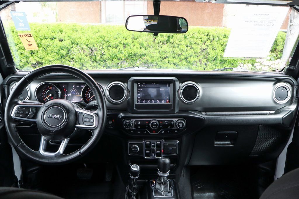 Used 2021 Jeep Gladiator Overland w/ LED Lighting Group AWD/4WD image 19