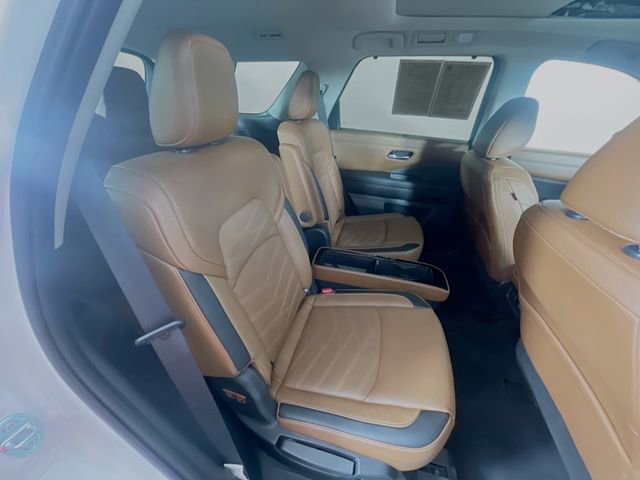 Used 2023 Nissan Pathfinder Platinum w/ Lighting Package (N93) AWD/4WD image 31