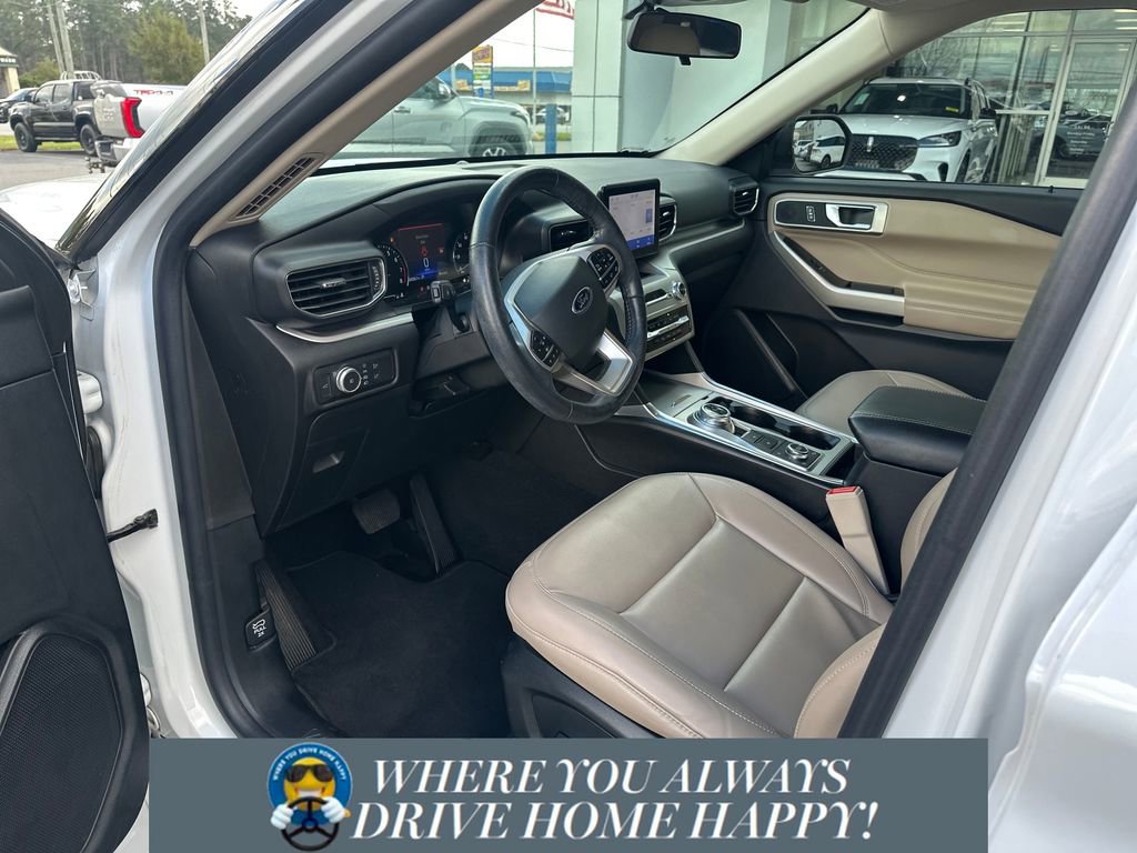 Used 2022 Ford Explorer XLT w/ Equipment Group 202A image 9