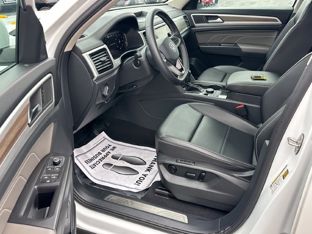 Used 2023 Volkswagen Atlas SEL AWD/4WD image 11