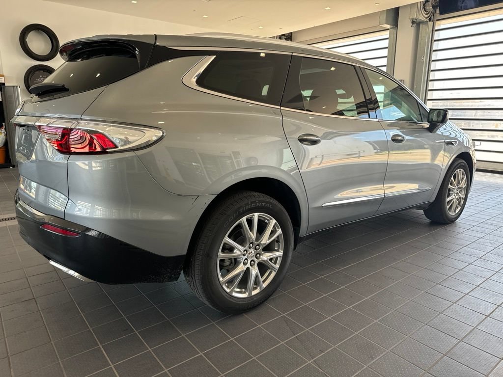 Used 2023 Buick Enclave Premium w/ Experience Buick Package FWD image 3
