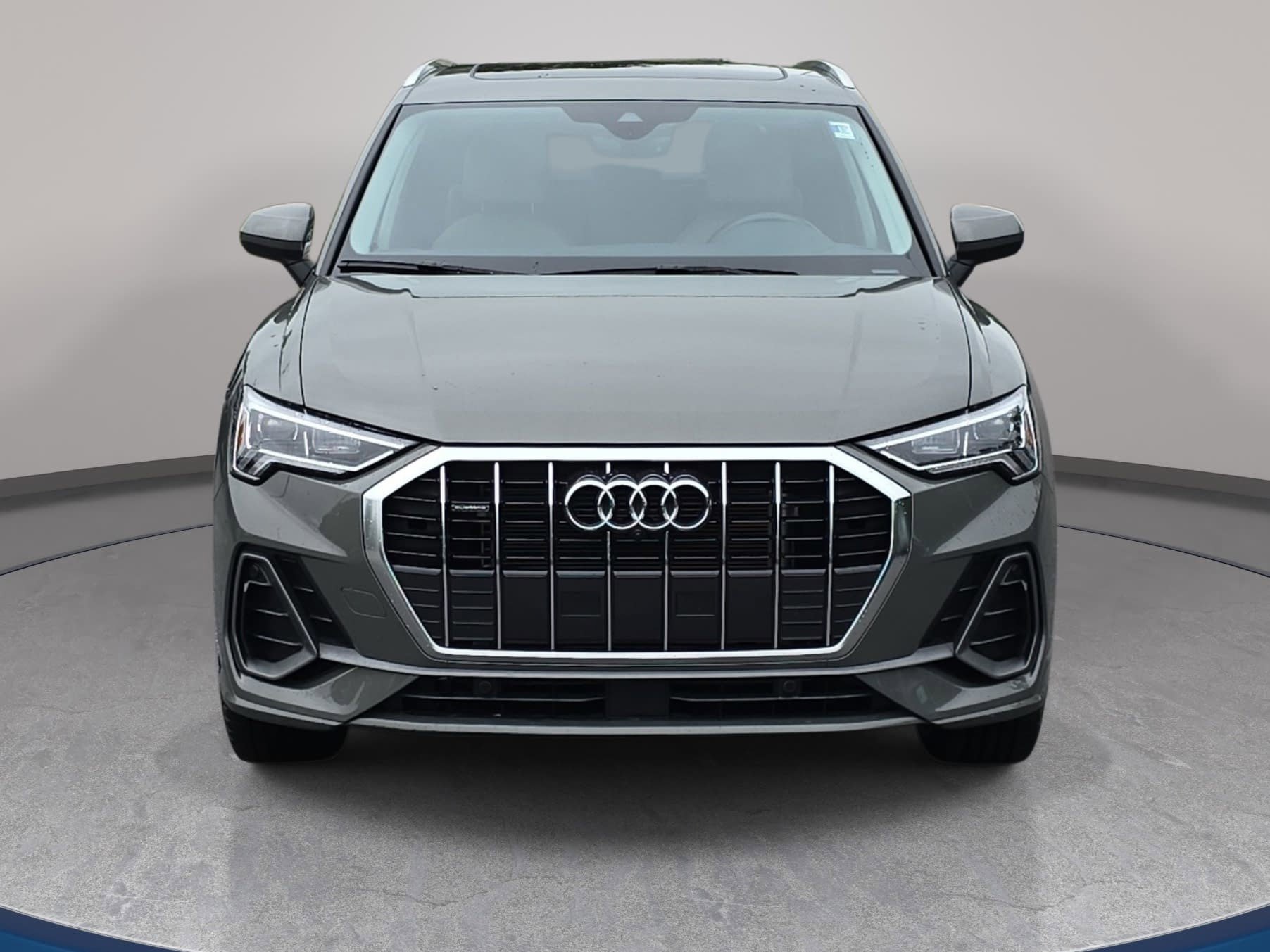 Used 2023 Audi Q3 2.0T Premium Plus w/ Premium Plus Package AWD/4WD image 2
