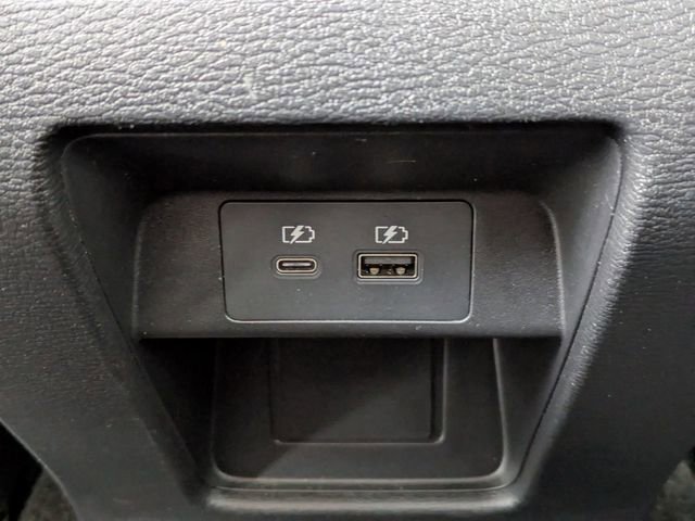 Used 2024 Mitsubishi Outlander SE image 16