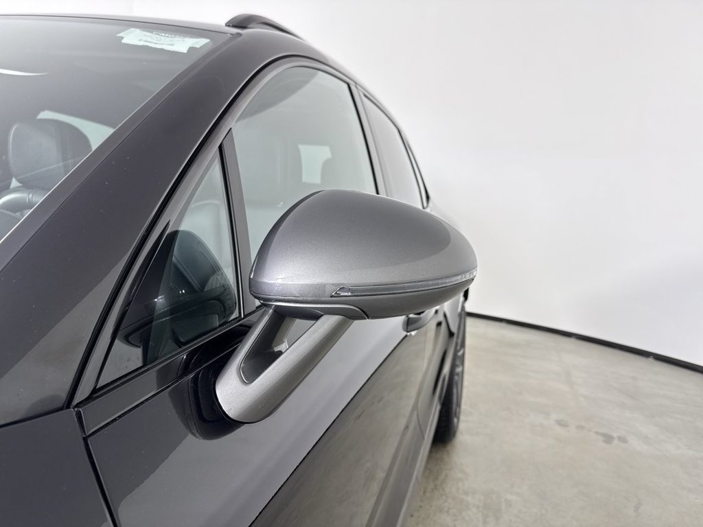 Certified 2026 Porsche Macan Turbo AWD/4WD image 12