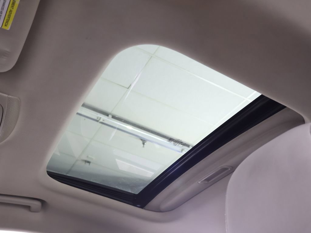 Used 2020 Ford Fusion SE w/ Equipment Group 151A image 18