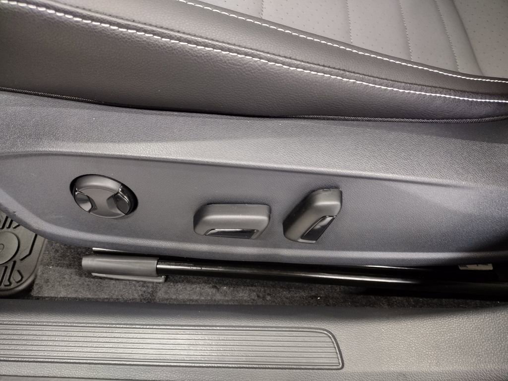 New 2026 Volkswagen Jetta SE image 19