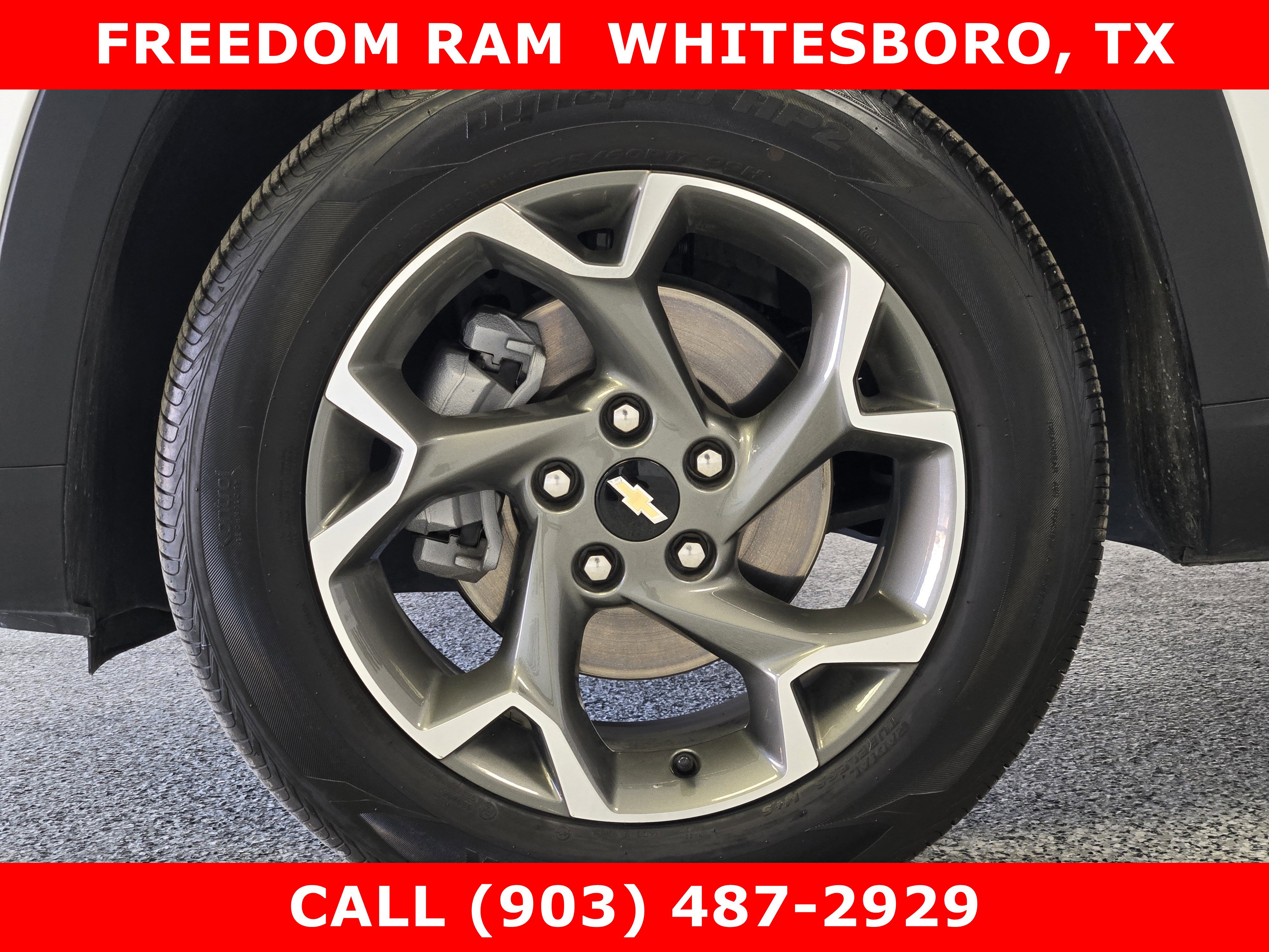 Used 2025 Chevrolet Trax LT w/ LT Convenience Package image 7