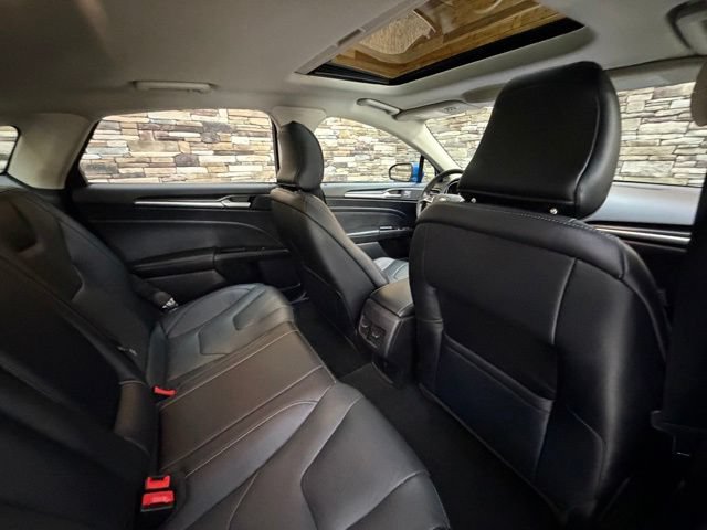 Used 2019 Ford Fusion Titanium AWD/4WD image 32