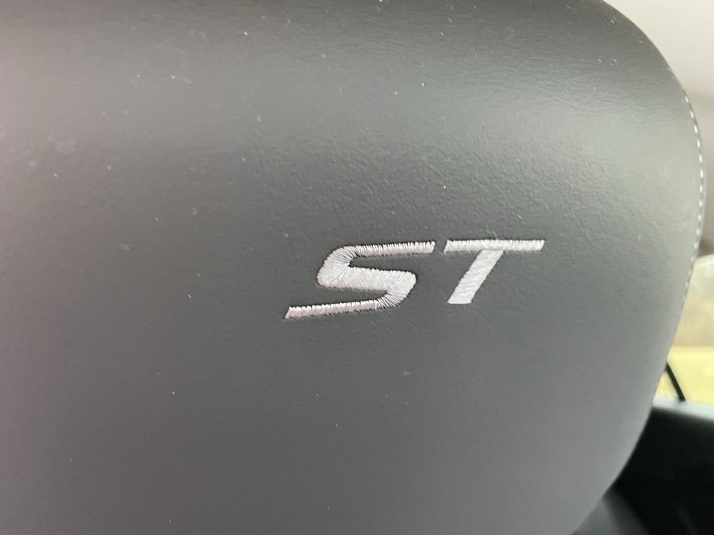 Certified 2023 Buick Envision Preferred w/ Sport Touring Package image 13