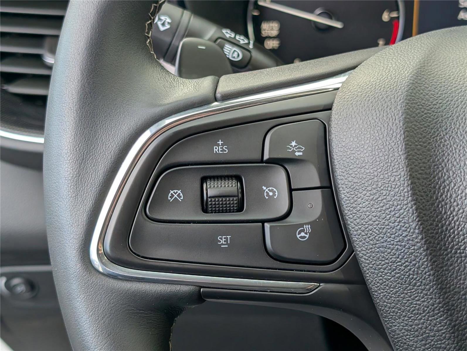 Used 2023 Buick Envision Preferred image 21