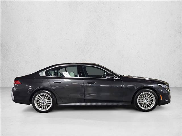 Certified 2024 BMW 540i xDrive w/ Premium Package AWD/4WD image 4