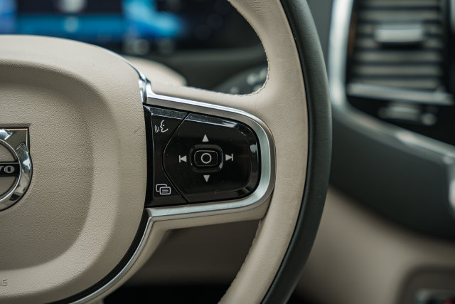 Certified 2024 Volvo XC90 T8 Ultimate w/ Lounge Package AWD/4WD image 27