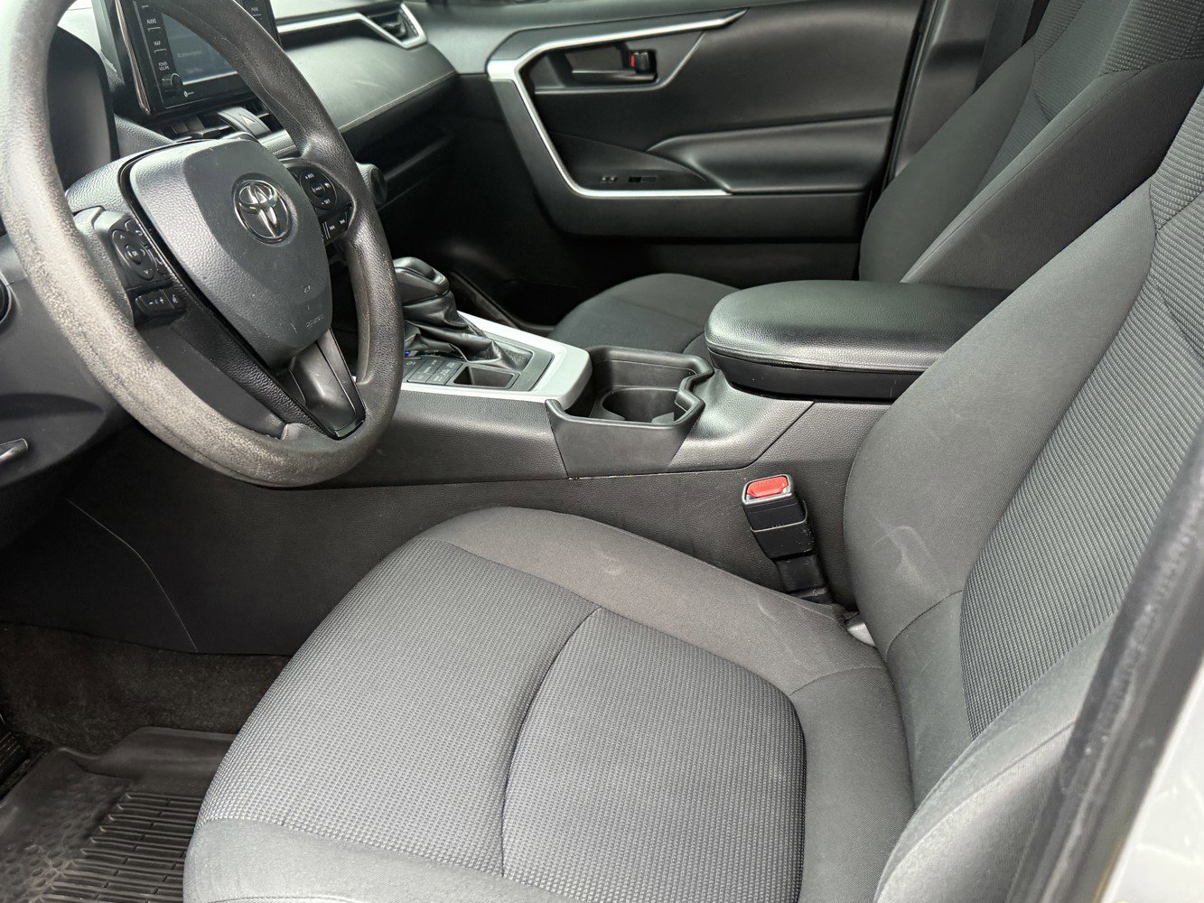 Used 2020 Toyota RAV4 LE w/ All Weather Liner Package image 11