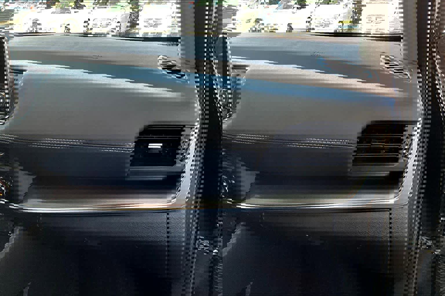 Used 2023 Nissan Rogue SV w/ SV Premium B Package image 18