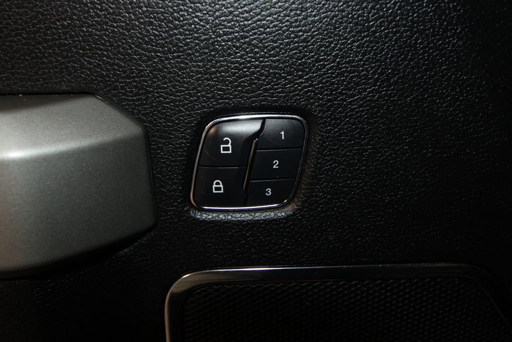 Used 2017 Ford F150 Lariat w/ Equipment Group 502A Luxury image 9