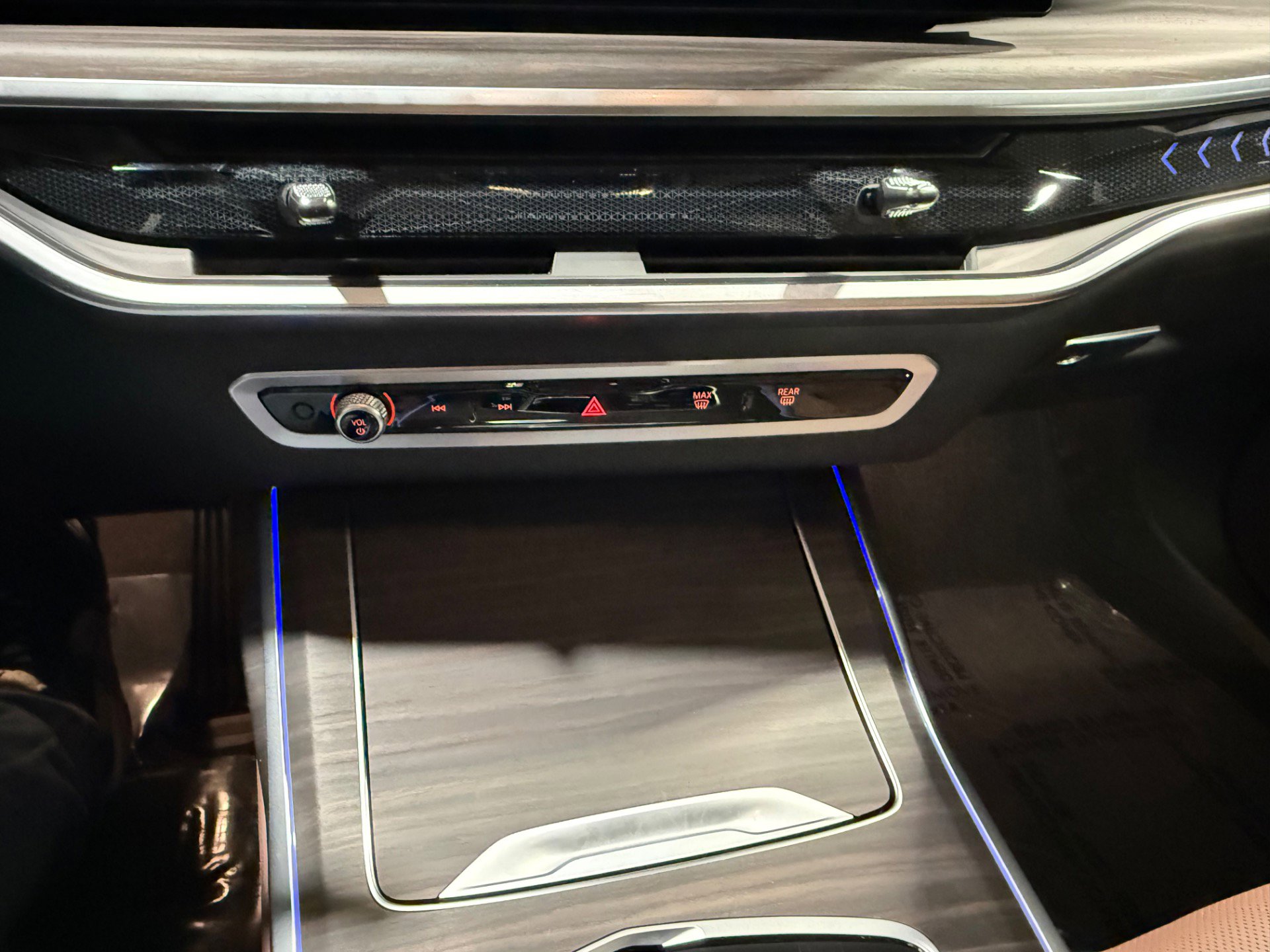 Used 2024 BMW X7 xDrive40i image 49