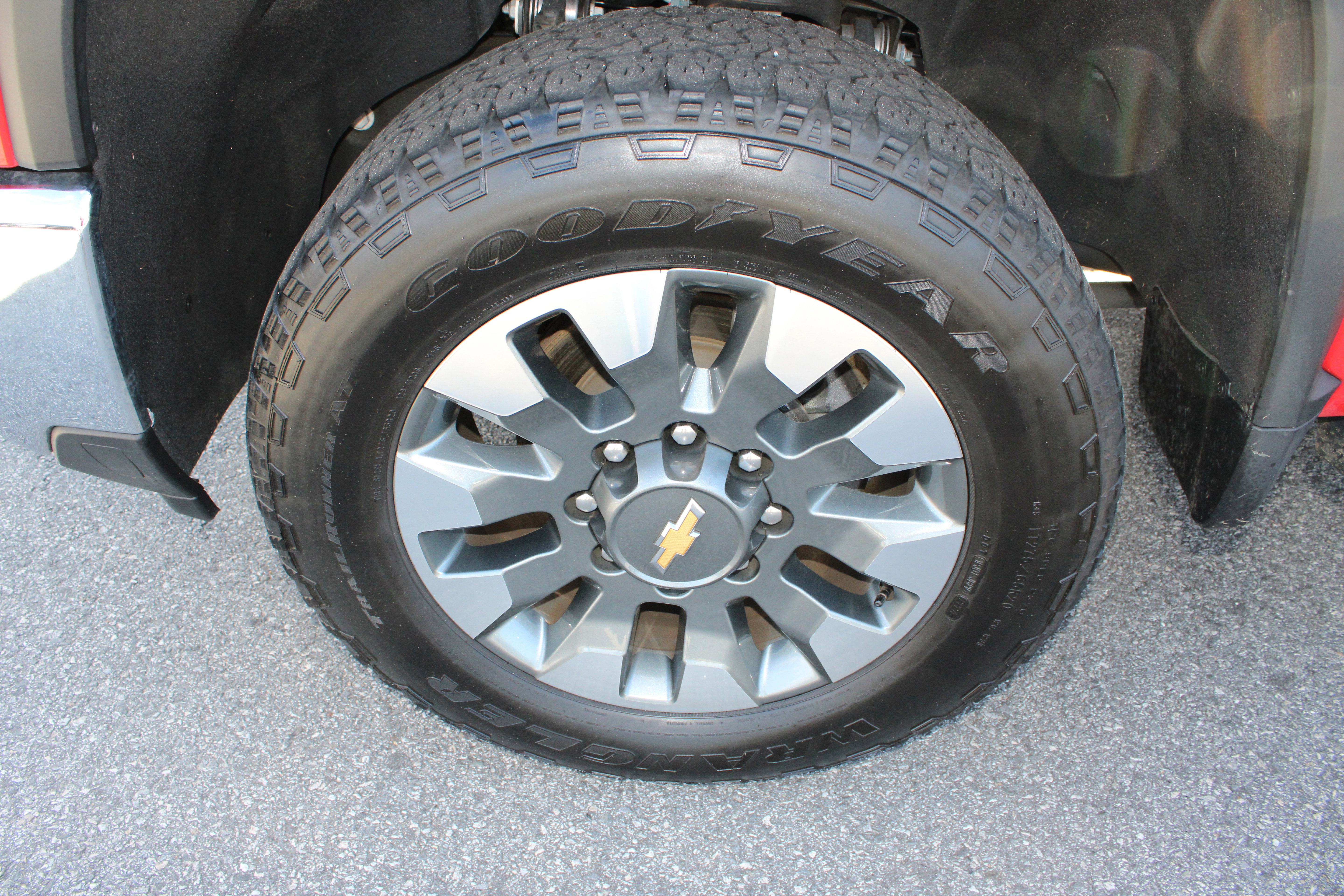 Used 2024 Chevrolet Silverado 2500 LT image 10