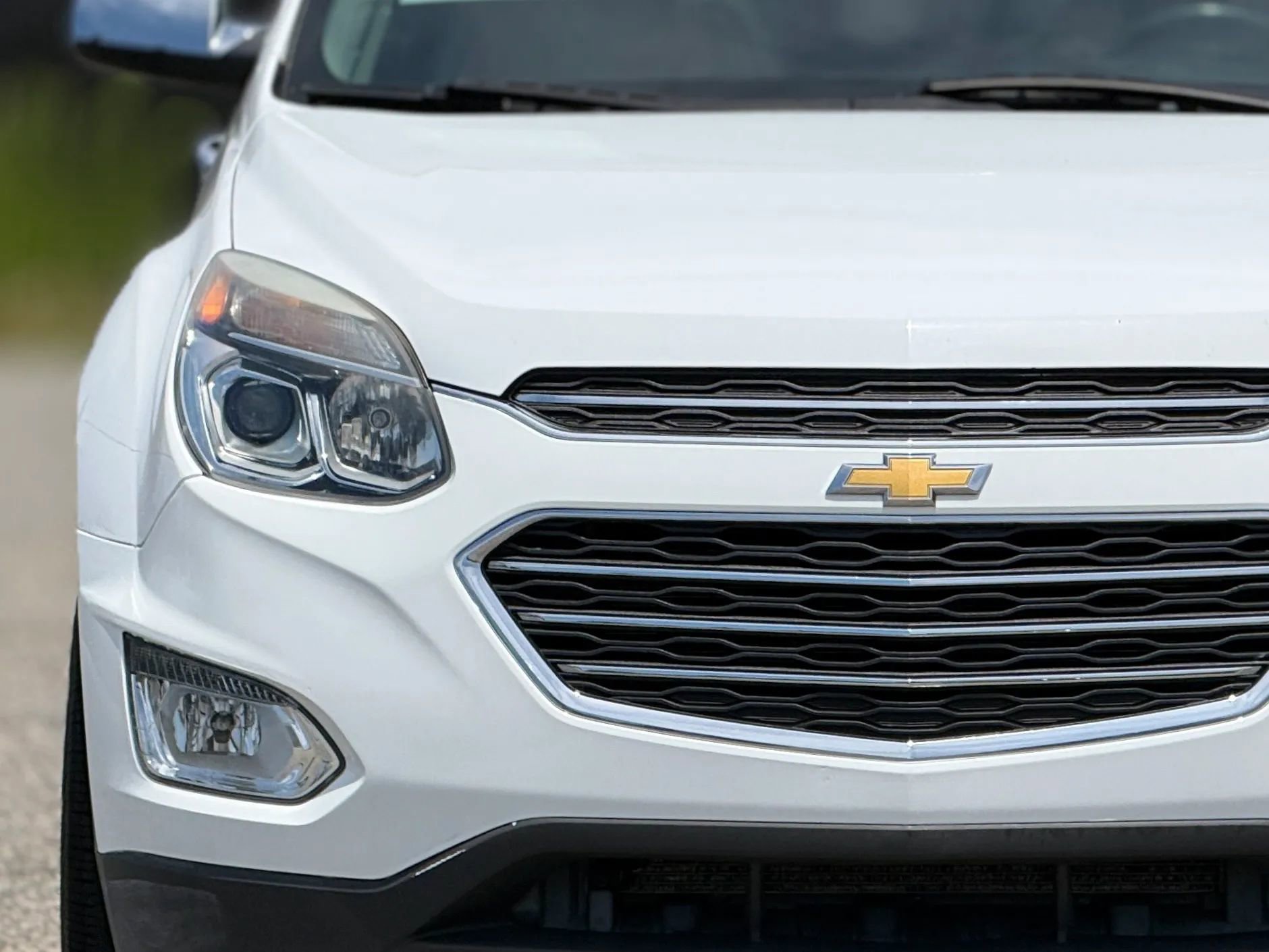 Used 2016 Chevrolet Equinox LTZ w/ Enhanced Convenience Package FWD image 11