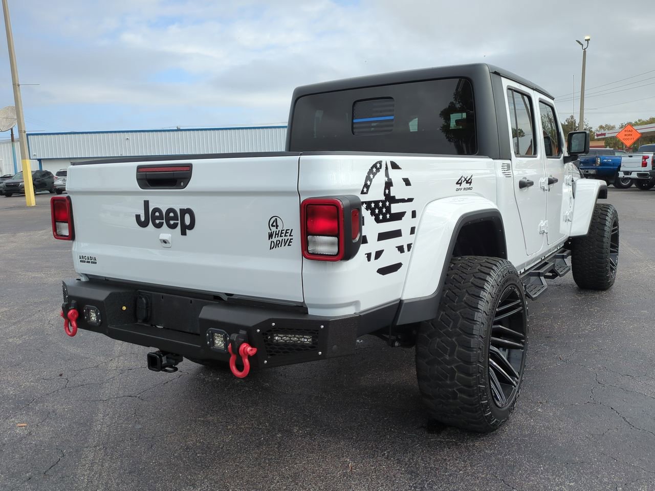 Used 2022 Jeep Gladiator Willys image 4