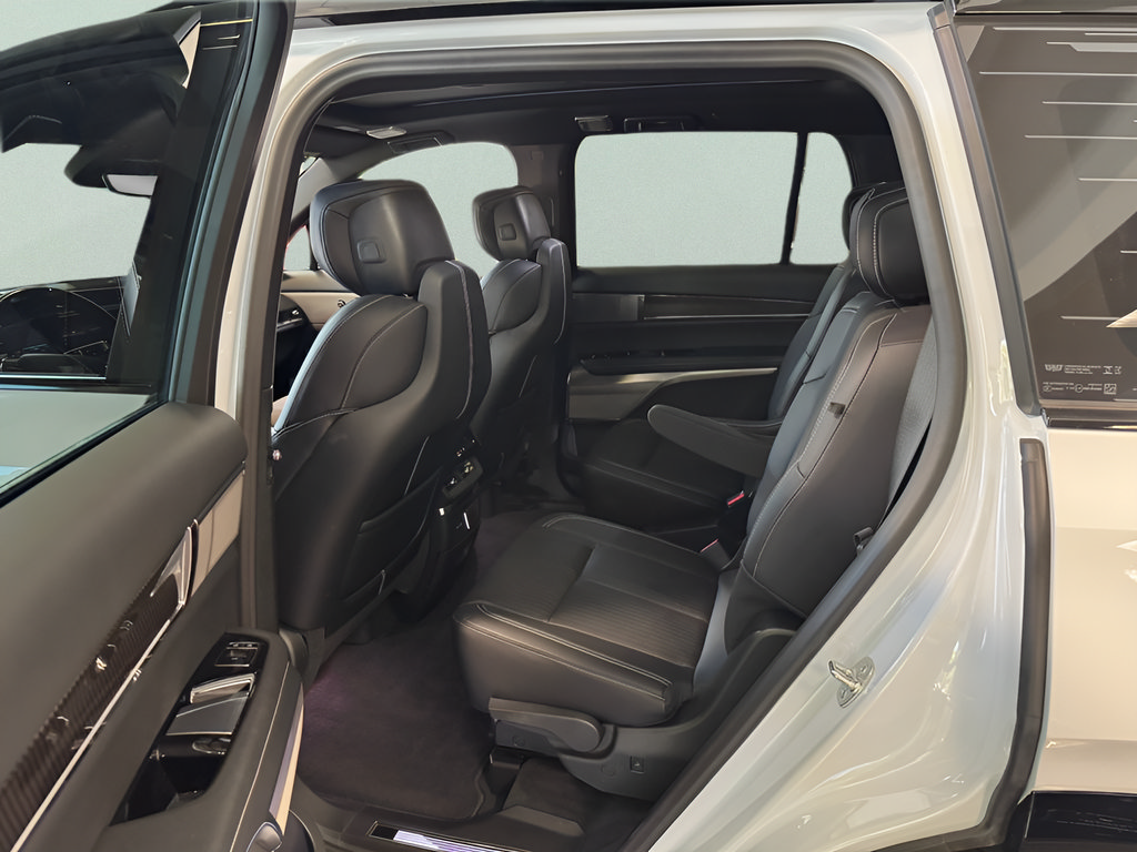 New 2026 Cadillac Vistiq Sport AWD/4WD image 11