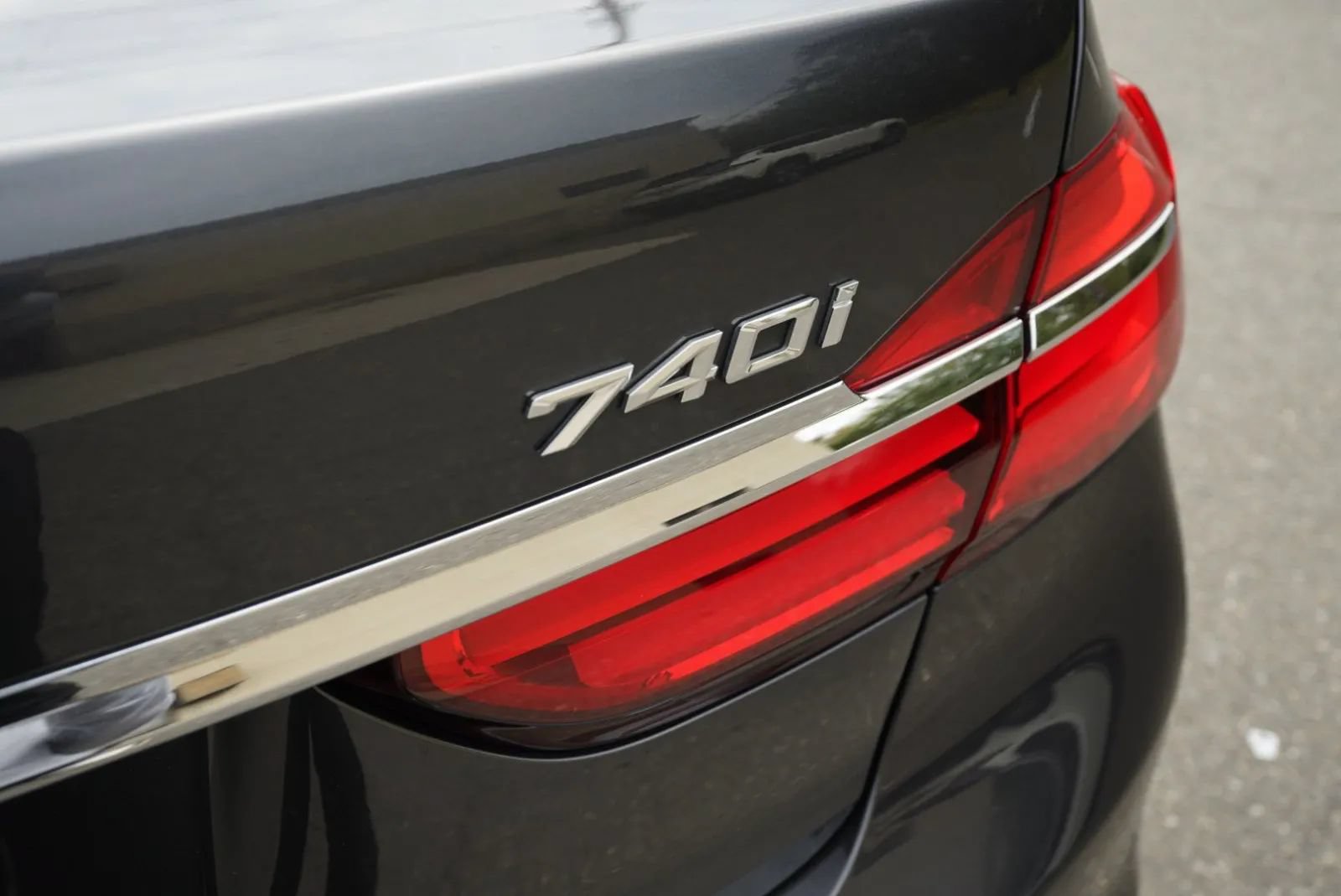 Used 2017 BMW 740i xDrive AWD/4WD image 11