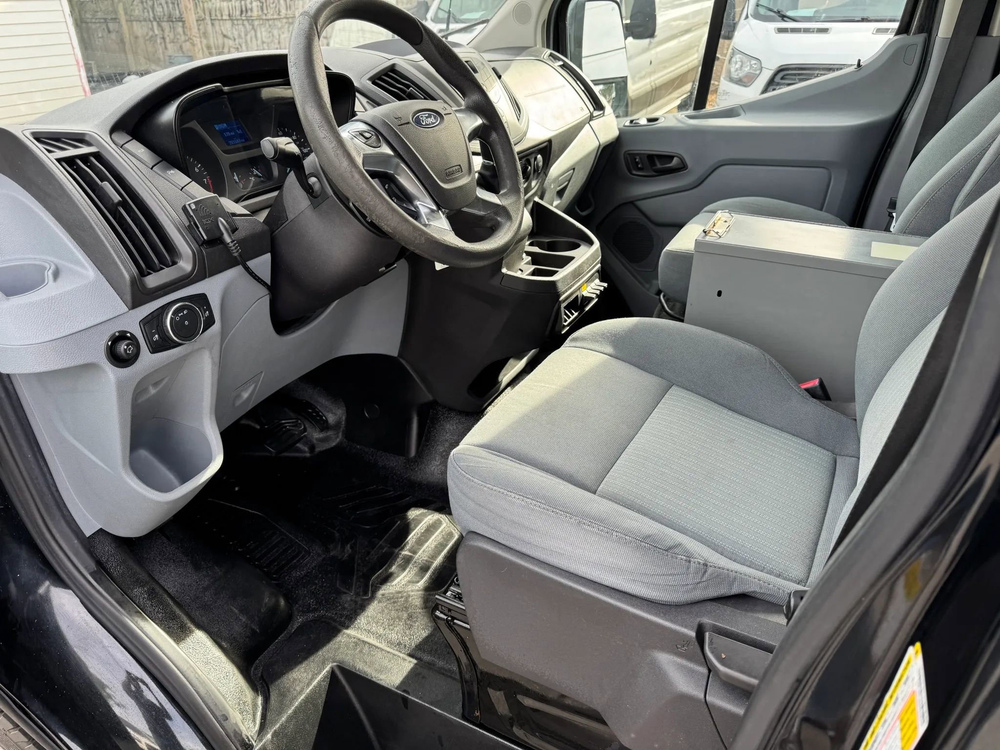 Used 2015 Ford Transit 250 148 Medium Roof image 23