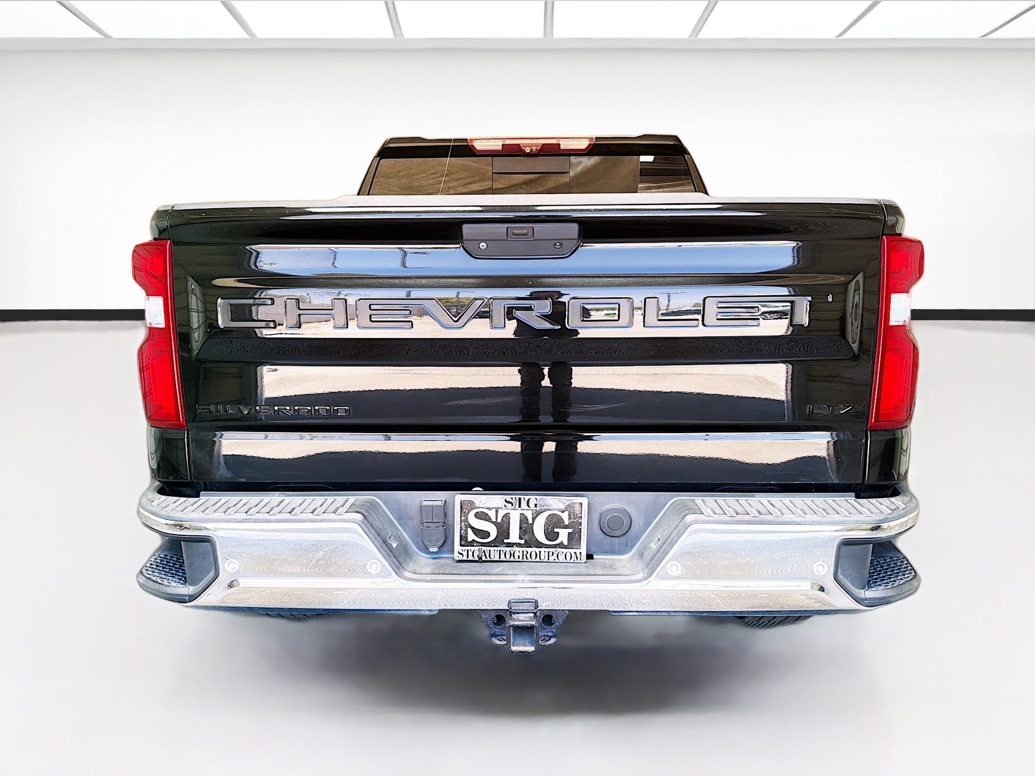 Used 2020 Chevrolet Silverado 1500 LTZ w/ LTZ Plus Package RWD image 5