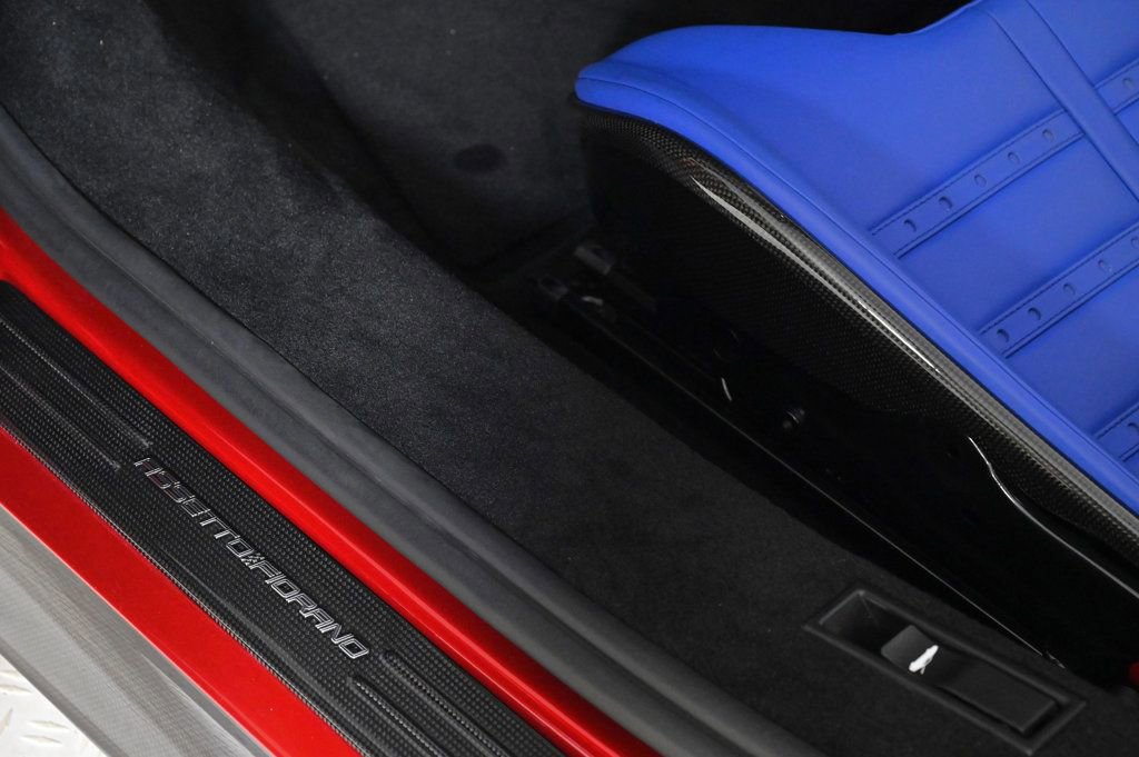 Used 2023 Ferrari SF90 Spider image 26