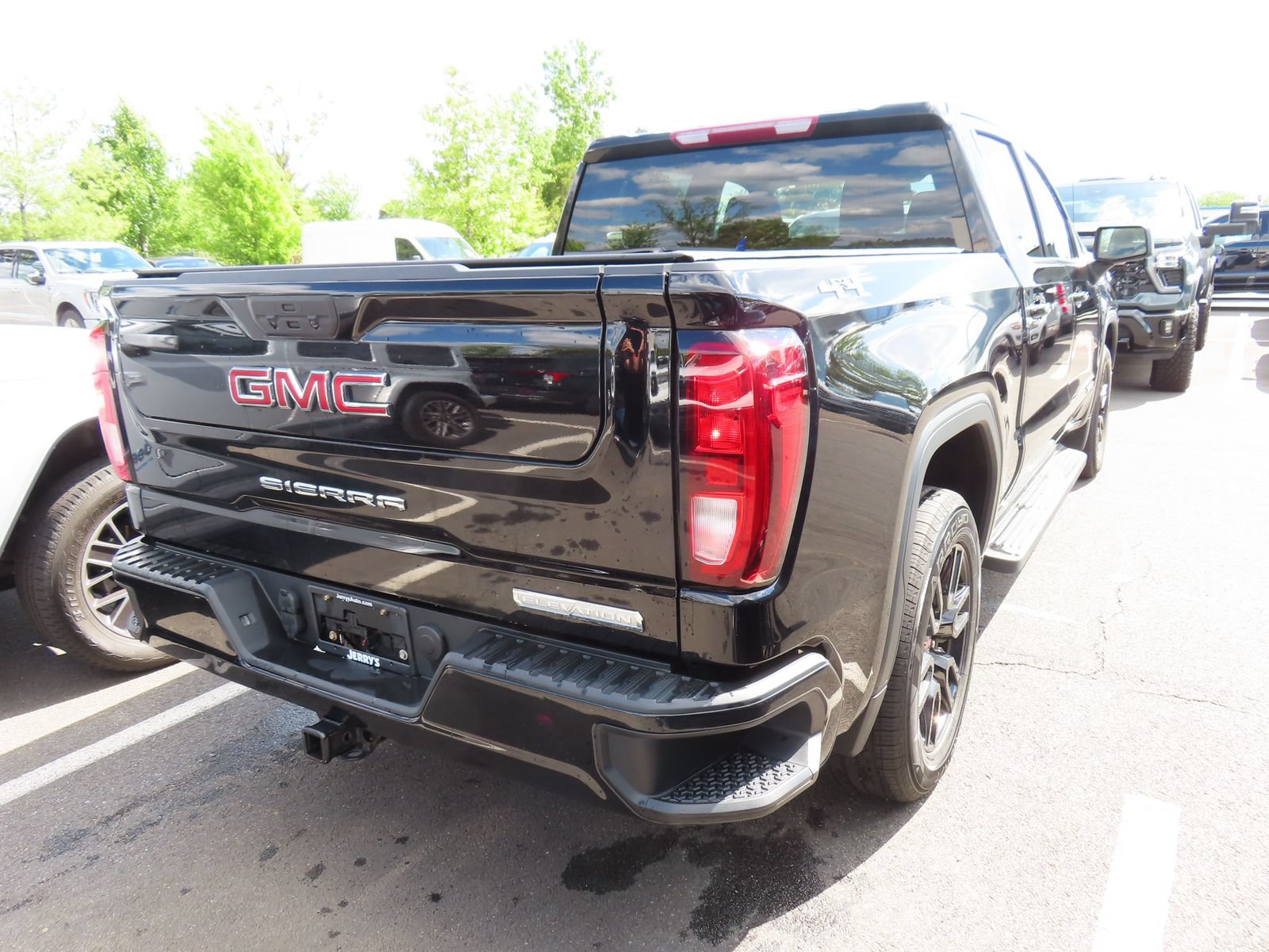 Used 2022 GMC Sierra 1500 Elevation AWD/4WD image 5