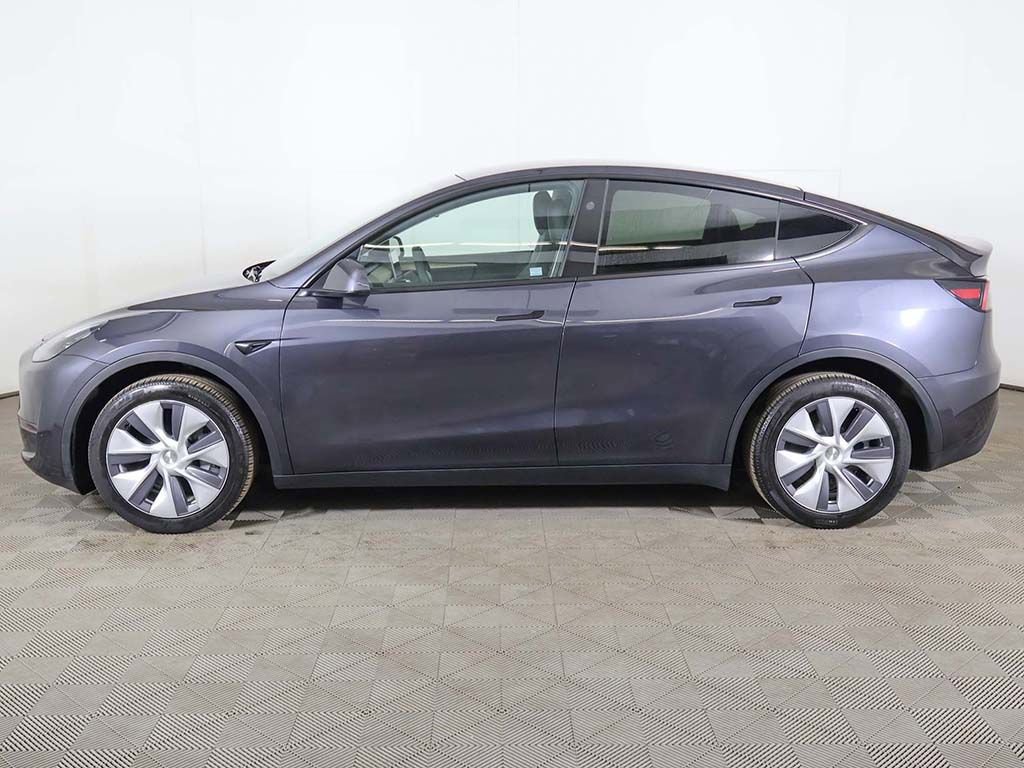 Used 2024 Tesla Model Y Long Range image 19