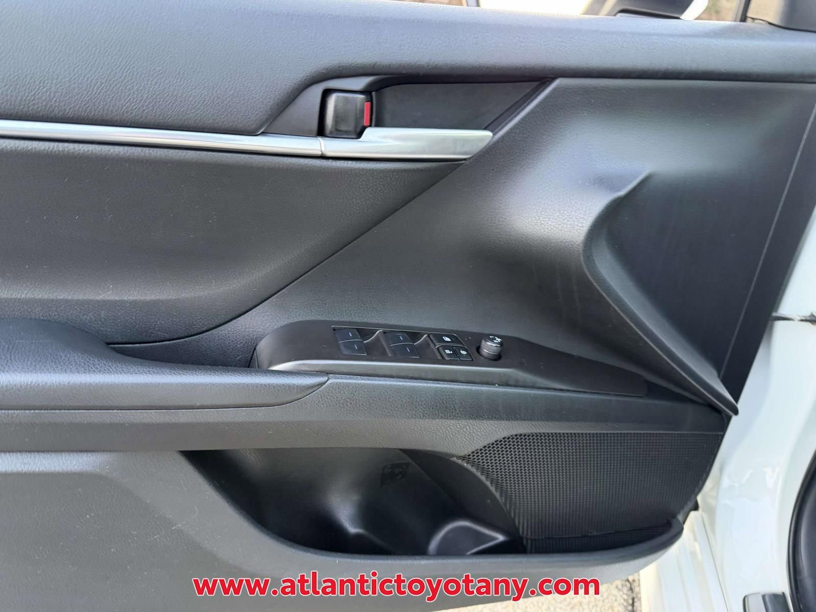 Used 2023 Toyota Camry SE image 17