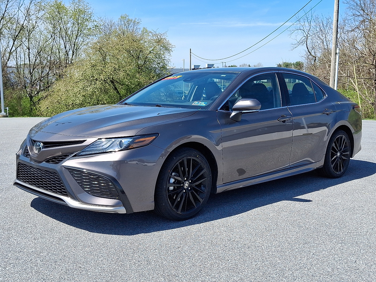 Used 2024 Toyota Camry XSE FWD image 3