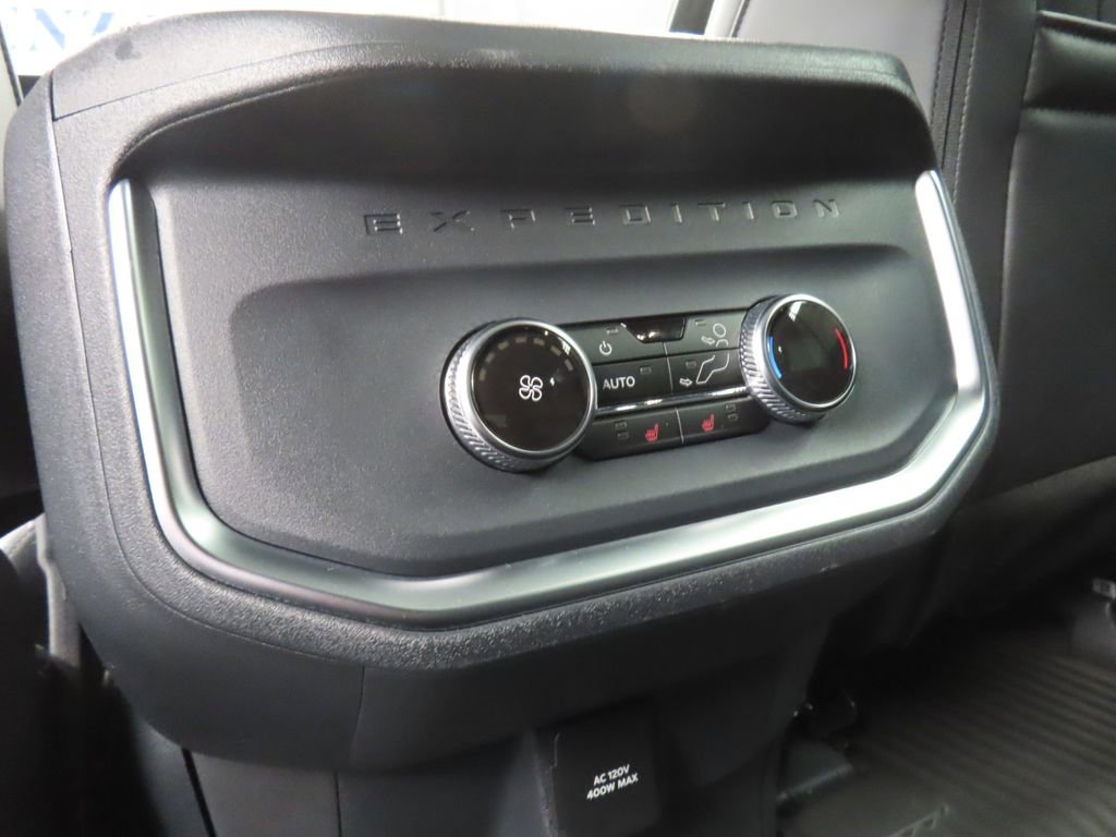 Used 2025 Ford Expedition Platinum w/ Stealth Performance Package AWD/4WD image 14