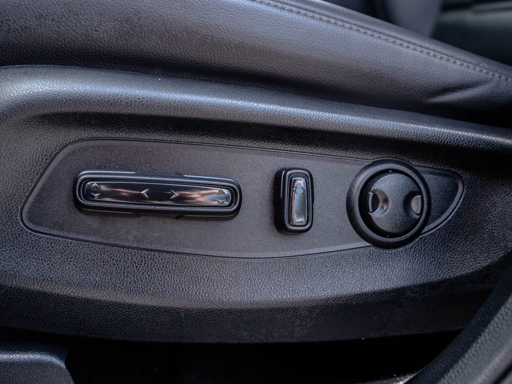 Used 2025 Honda CR-V EX-L image 25