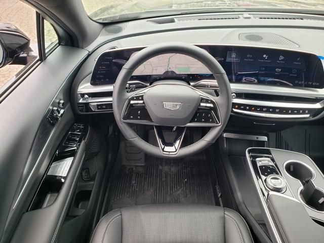 New 2025 Cadillac Lyriq Luxury w/ LPO, Floor Liner Package image 17