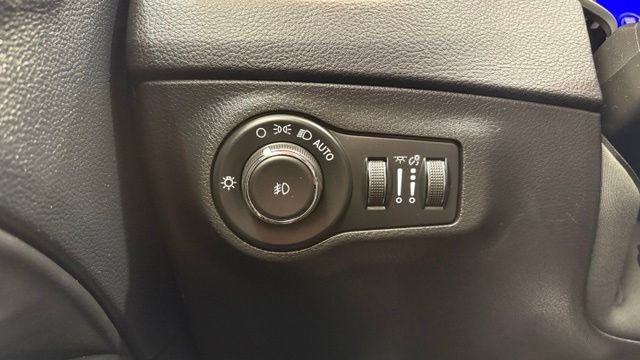 Used 2020 Jeep Compass Latitude FWD image 31