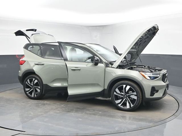 Used 2023 Volvo XC40 B5 Plus w/ Driver Assist Package image 45