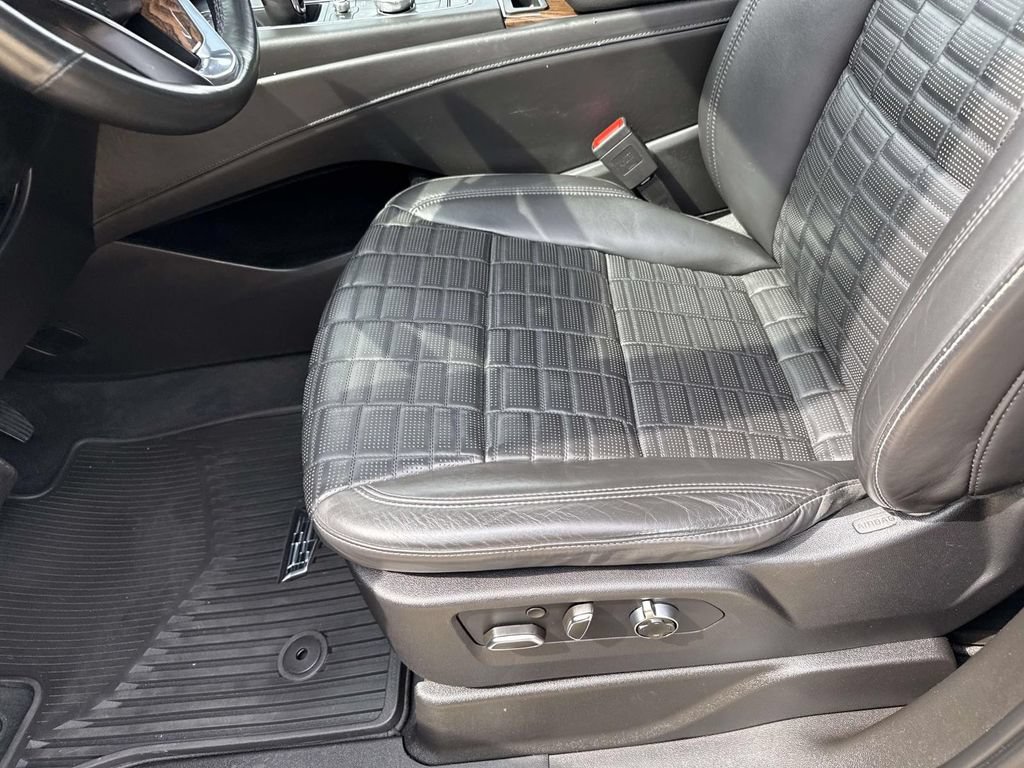 Used 2021 Cadillac Escalade ESV Sport Platinum w/ LPO, ONYX Package AWD/4WD image 30