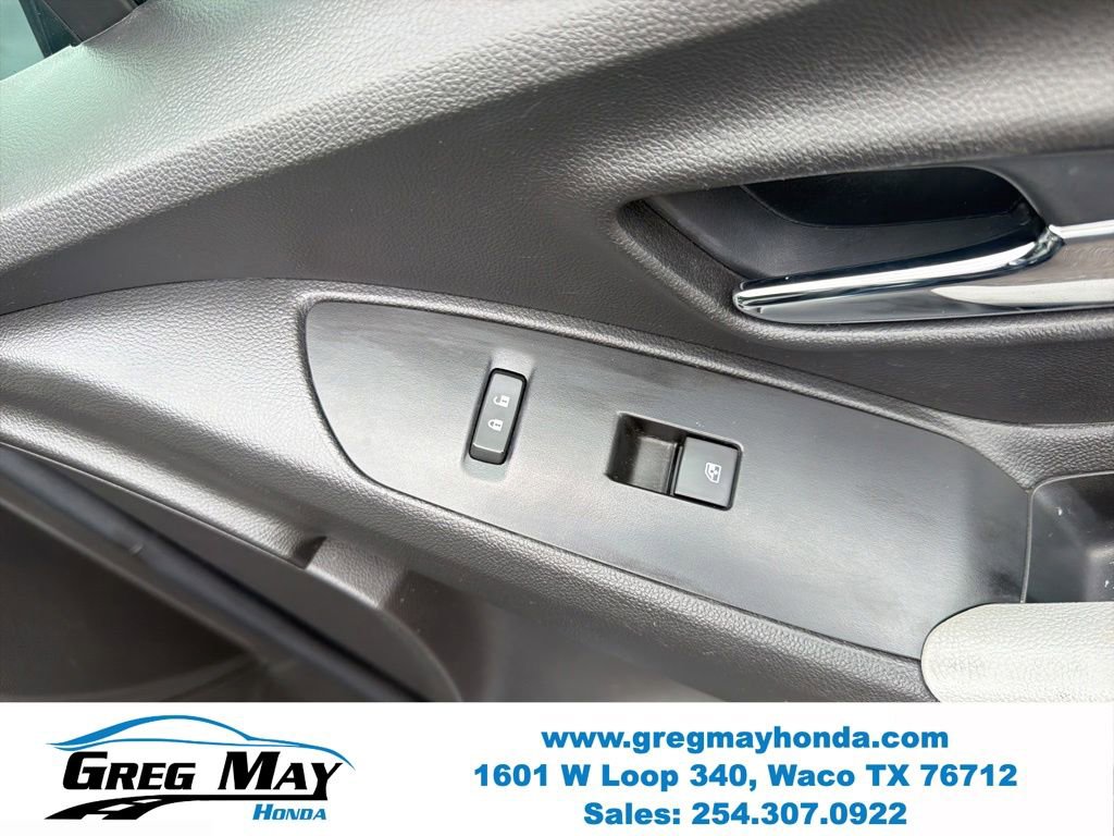 Used 2021 Chevrolet Trax LT w/ Premium Seat Package FWD image 29