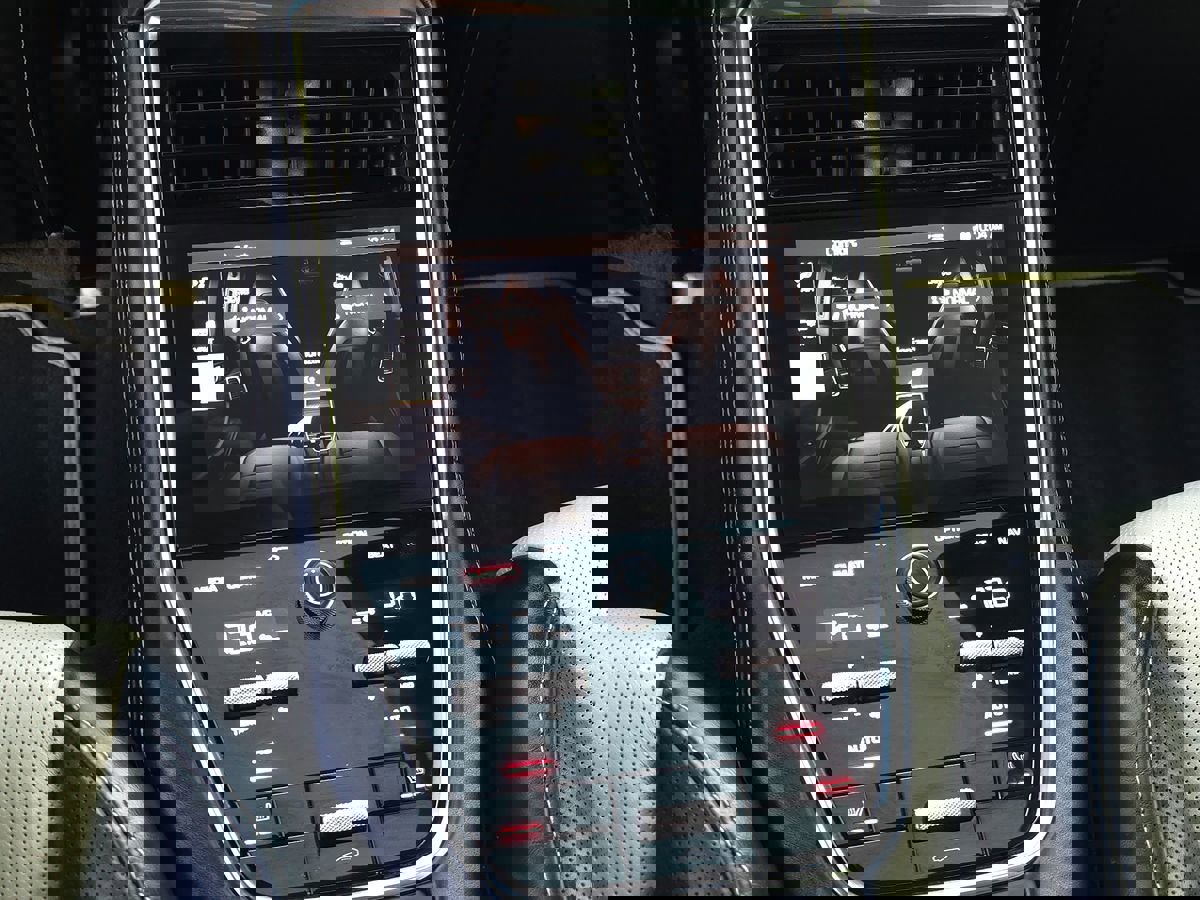 Used 2020 Porsche Panamera 4S image 18