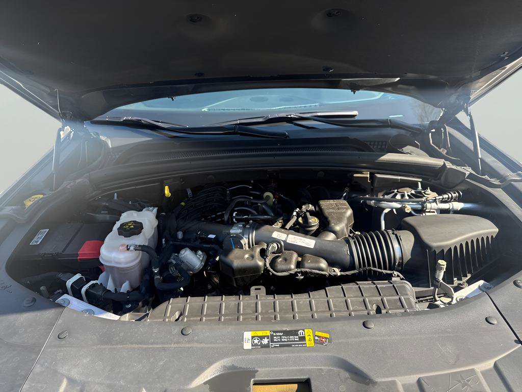 Used 2023 Jeep Grand Cherokee Altitude image 17