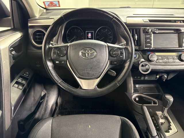 Used 2018 Toyota RAV4 XLE AWD/4WD image 18