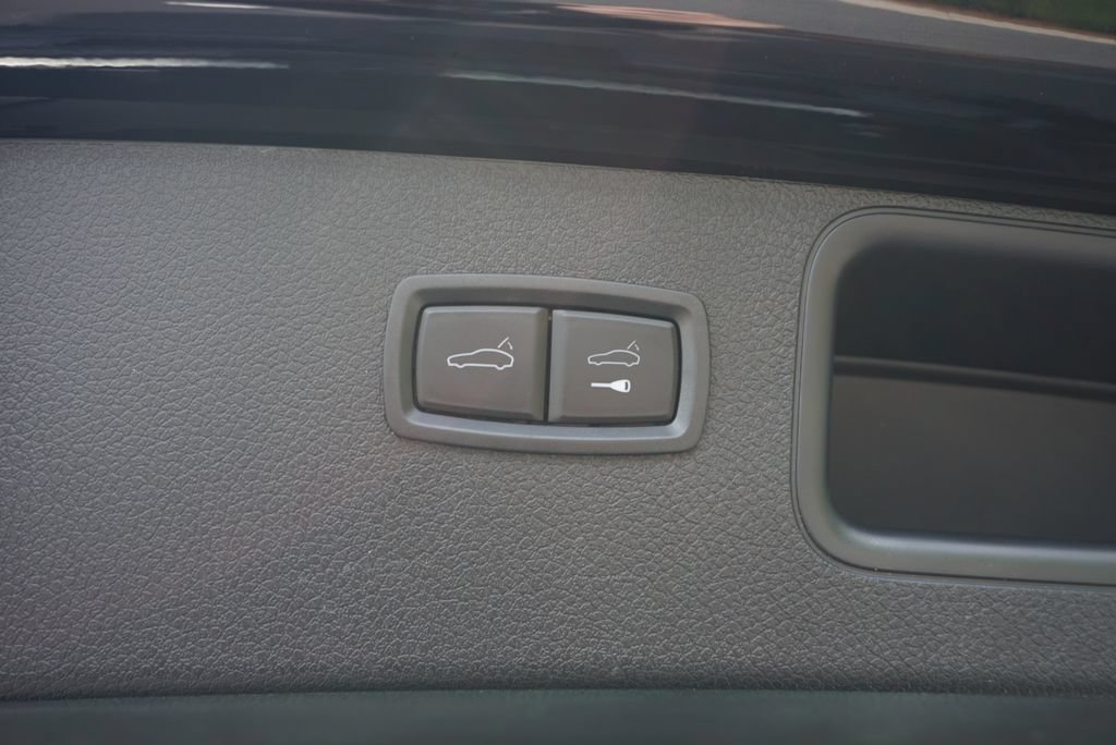 Used 2023 Porsche Macan S AWD/4WD image 71