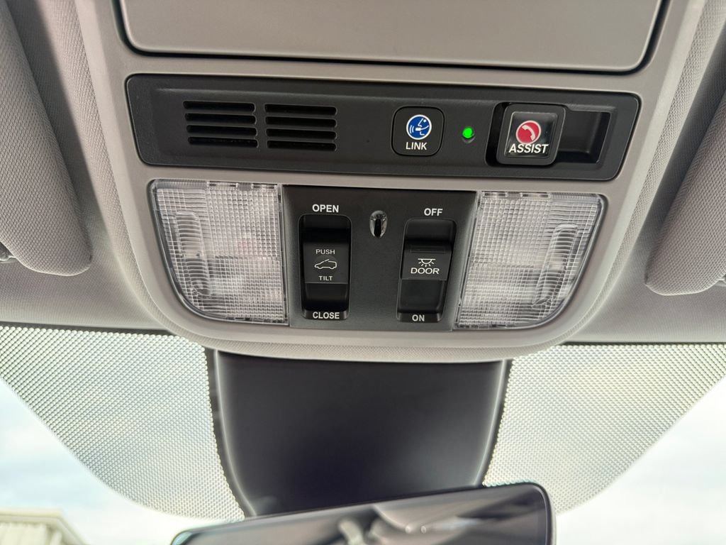 Used 2024 Honda Odyssey Touring image 19