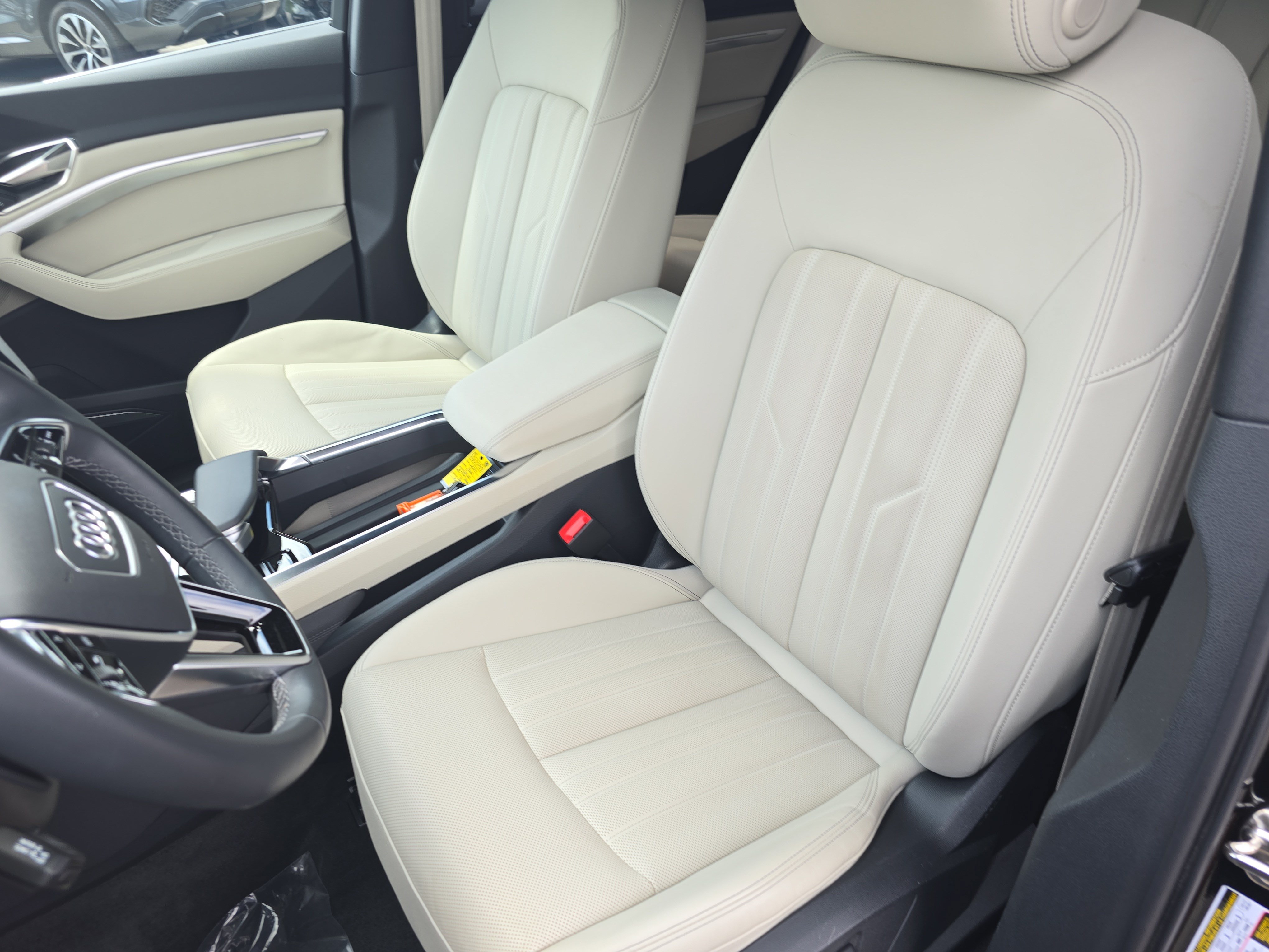 Used 2024 Audi Q8 e-tron Premium Plus w/ Premium Plus Package AWD/4WD image 15