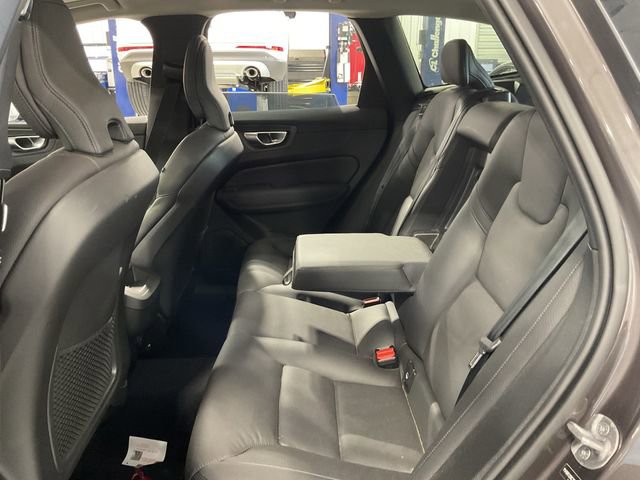 Used 2025 Volvo XC60 B5 Plus AWD/4WD image 8
