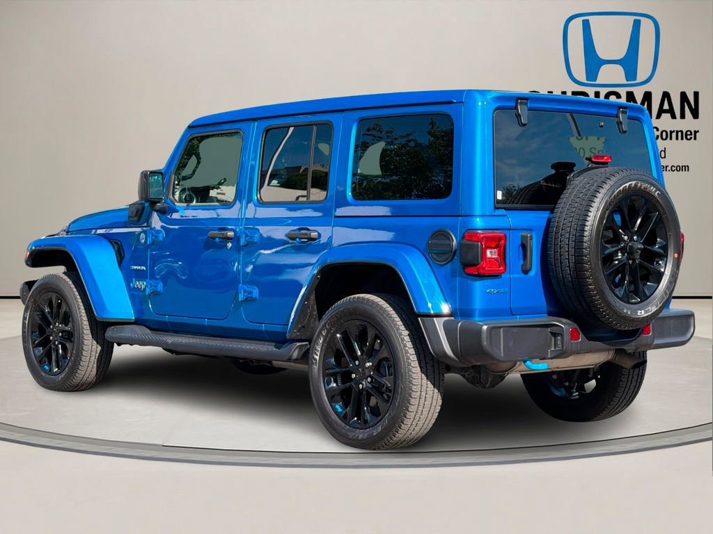 Used 2023 Jeep Wrangler Unlimited Sahara AWD/4WD image 3