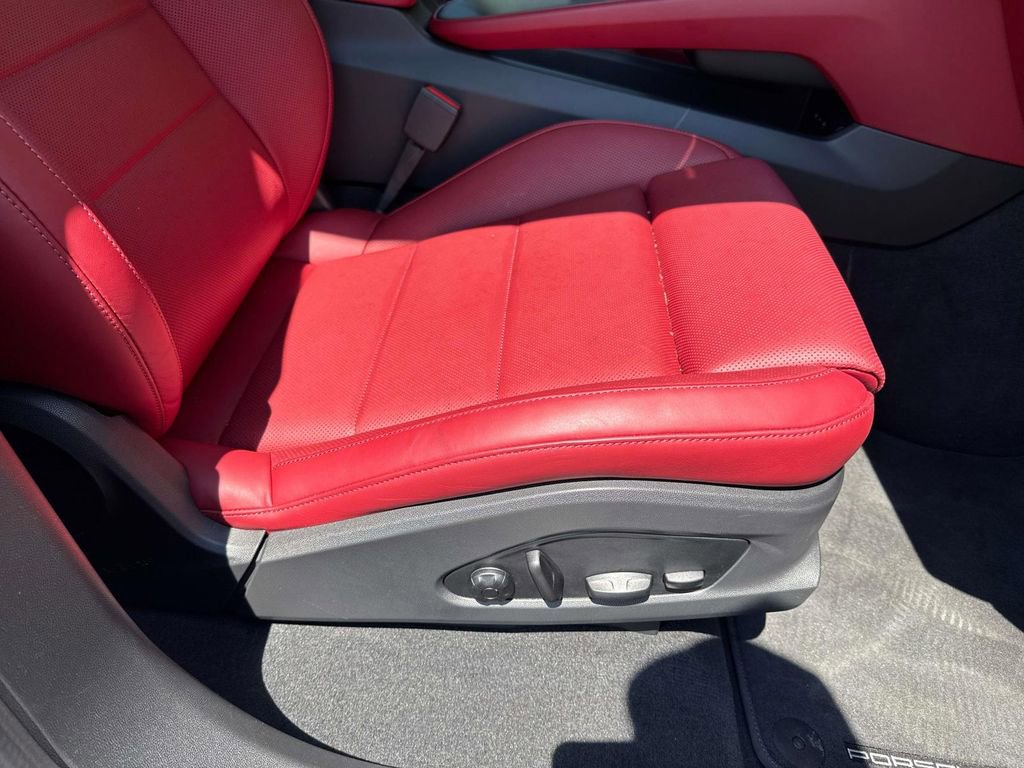 Used 2024 Porsche Macan 4 Electric image 16